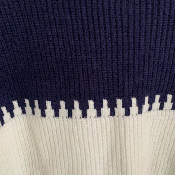 *NEW* Navy and White Women's Sweater. Size Large - Picture 8 of 11